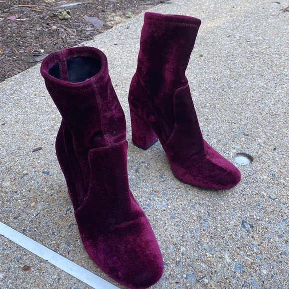 Vintage 1990’s Lord and Taylor Red Velvet Ankle Boots - Picture 6 of 10